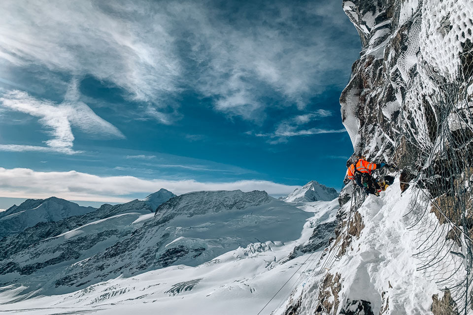 Felswand oberhalb des Aletschgletschers