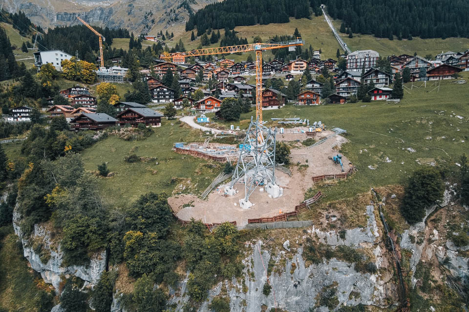 Stütze 2 unterhalb des Dorfes mit vier Sockeln zu je 6 × 6 m