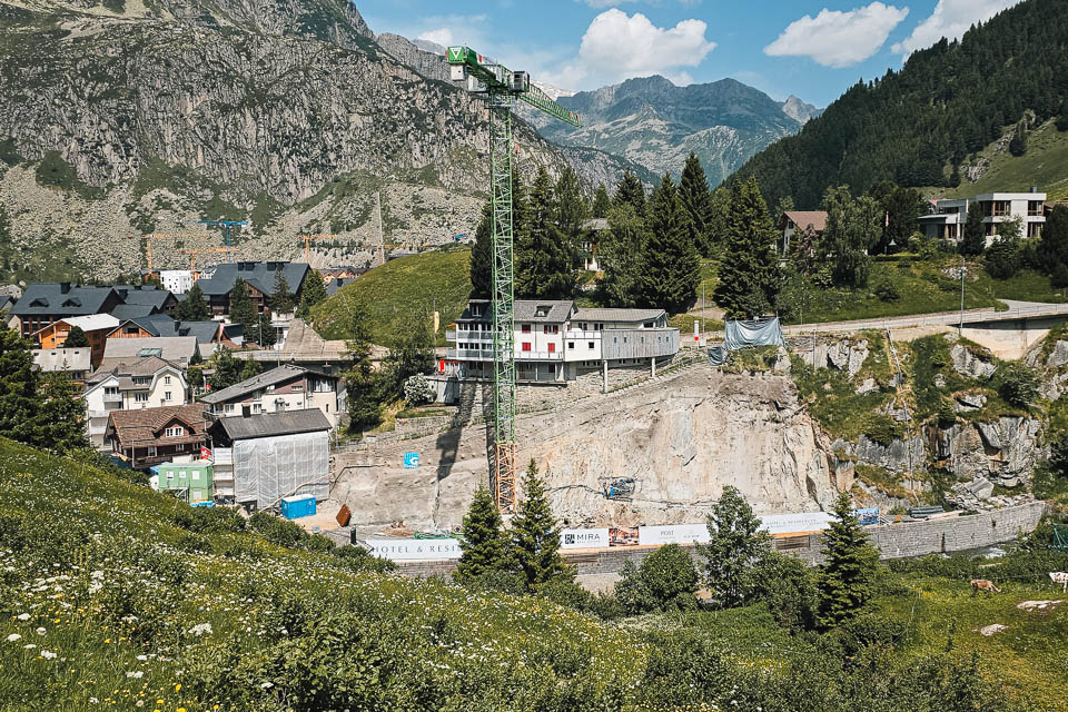 Gesamtansicht vom Gegenhang