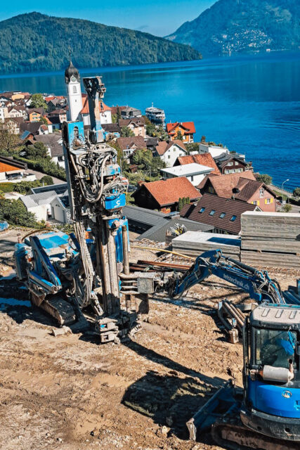Baugrube mit herrlicher Aussicht