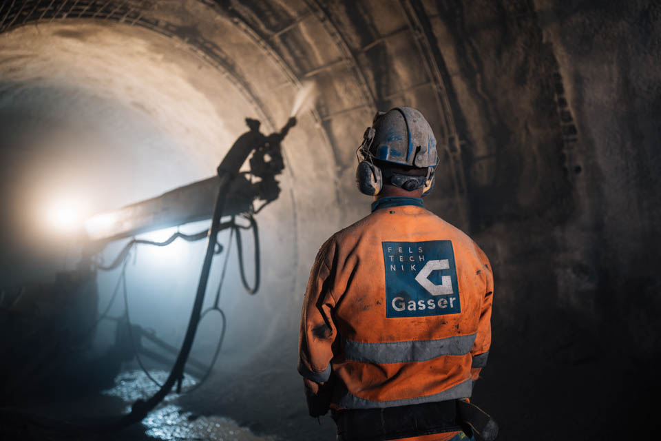 Spritzbetonarbeiten im Verbindungsstollen