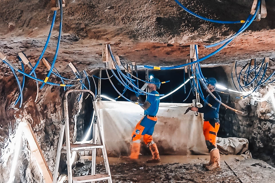 Versetzen von Stahlankern