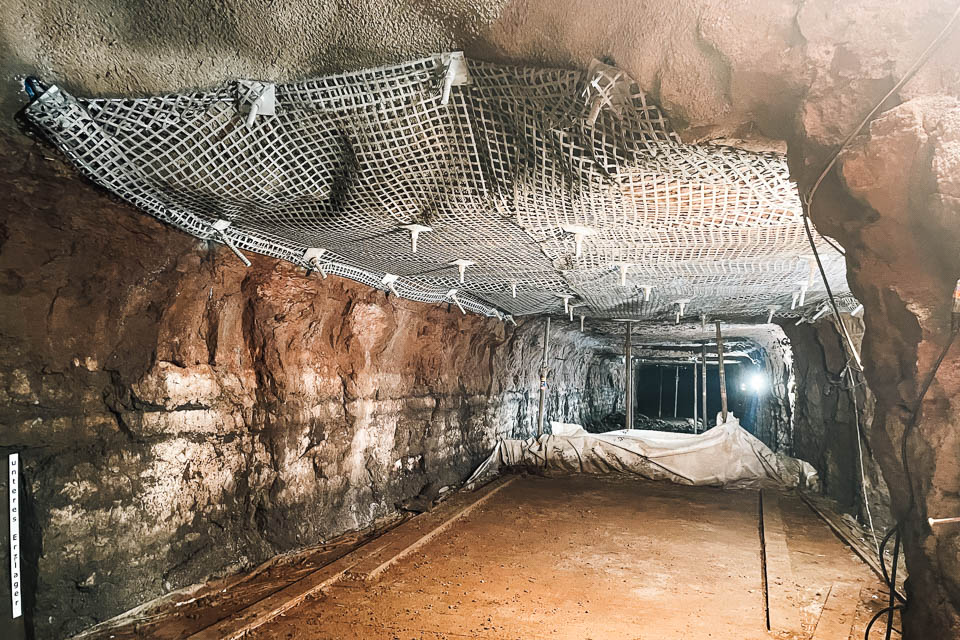 Gesicherter Firstbereich mit Hochleistungsnetzen