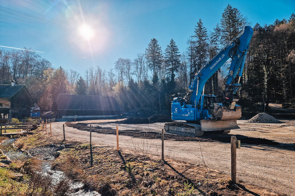 Unser Bagger PC228 in Aktion