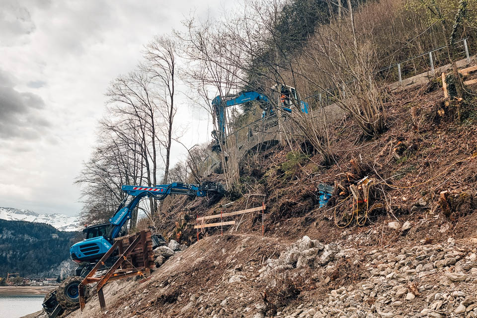 Übergabe Material am Einsatzort
